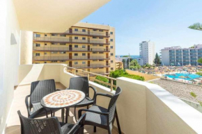 Santa Marta al lado de los servicios y de la playa